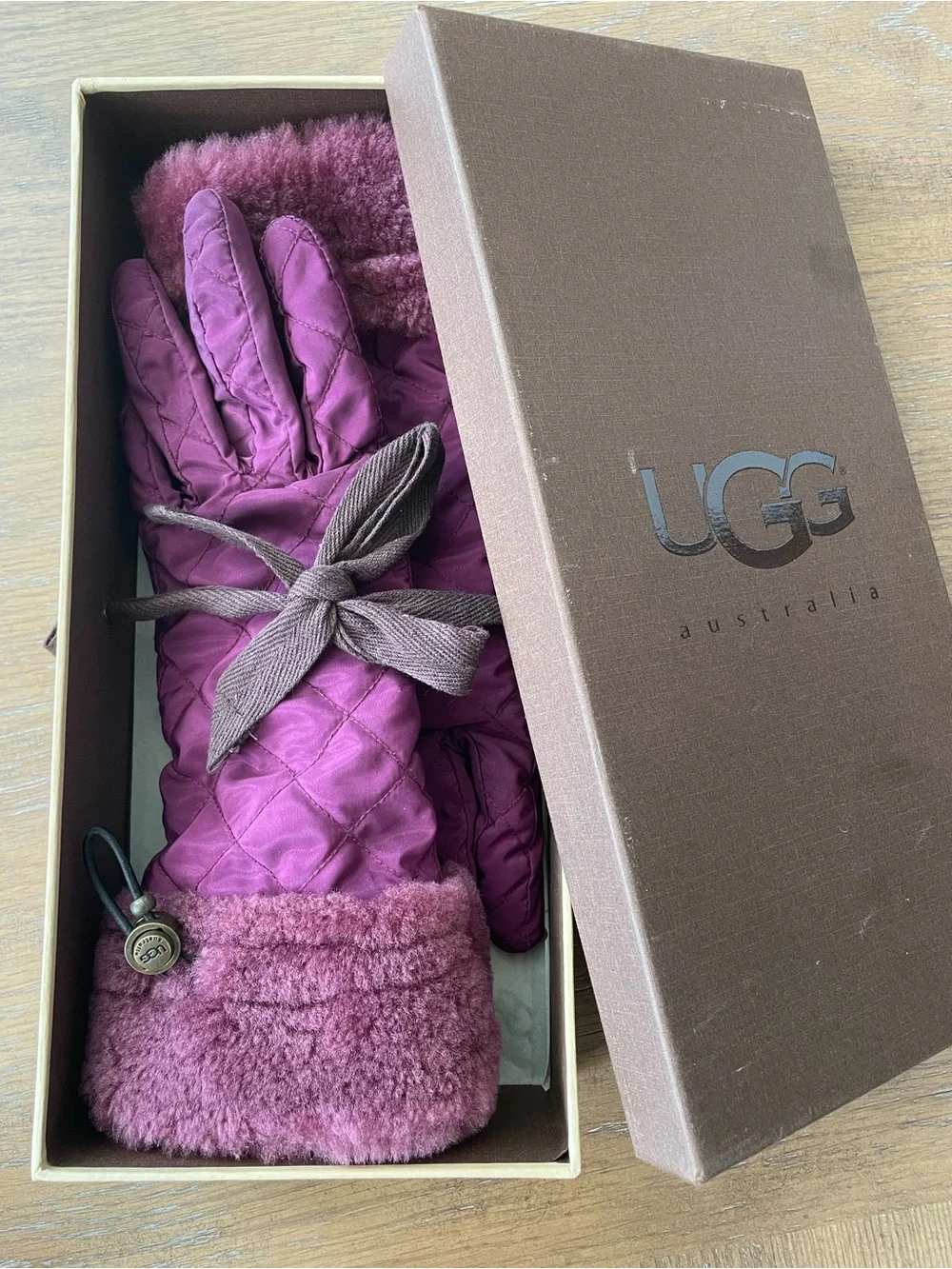 Authentic UGG Gloves - Quilted with Shearling Sheepskin Fur